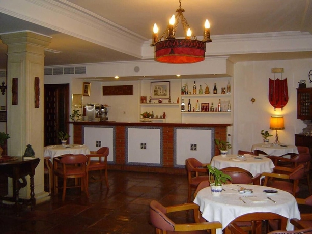 Imagen del bar/restaurante del Hotel Albucasis. Foto 2