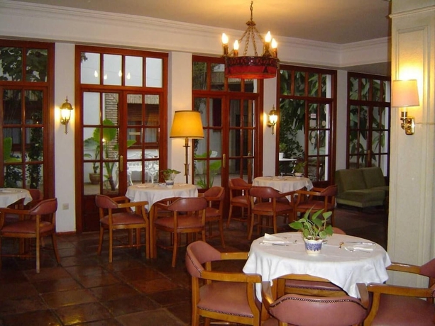 Imagen del bar/restaurante del Hotel Albucasis. Foto 3