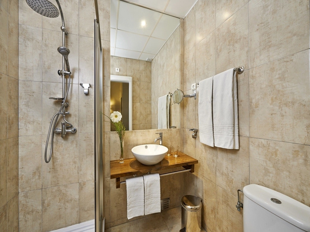 Imagen de la habitación del Hotel Albufeira Beach. Foto 4