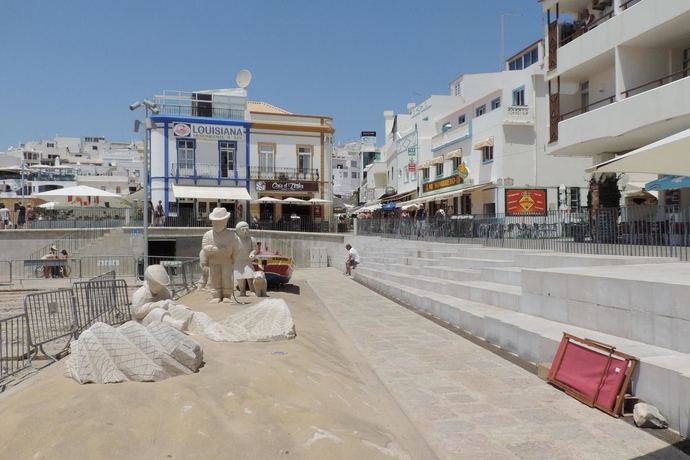 Imagen de los exteriores del Hotel Albufeira Beach. Foto 14