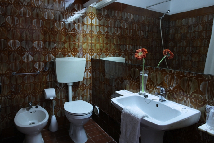 Imagen de la habitación del Hotel Albufeira Jardim. Foto 7