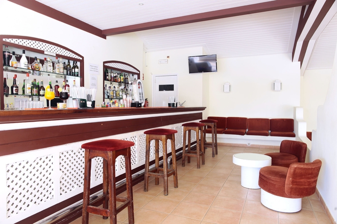 Imagen del bar/restaurante del Hotel Albufeira Jardim. Foto 3