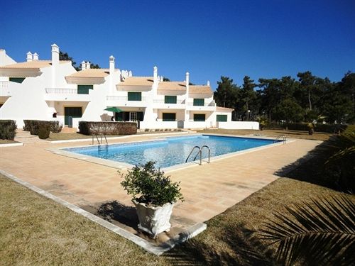 Imagen general del Hotel Albufeira Villa Falesia. Foto 5