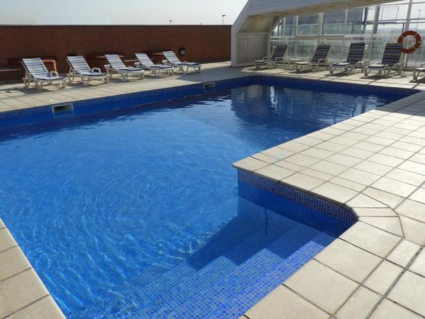 Imagen de la piscina del Hotel Albufera, Alfafar. Foto 12