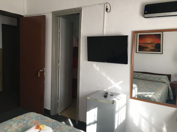 Imagen de la habitación del Hotel Alc&aacute;zar, PIRIAPOLIS. Foto 7