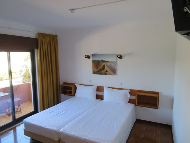 Imagen de la habitación del Hotel Alcaide. Foto 5