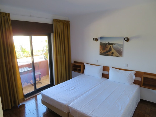 Imagen de la habitación del Hotel Alcaide. Foto 6