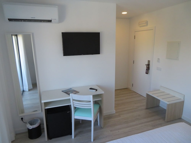 Imagen de la habitación del Hotel Alcaide. Foto 11