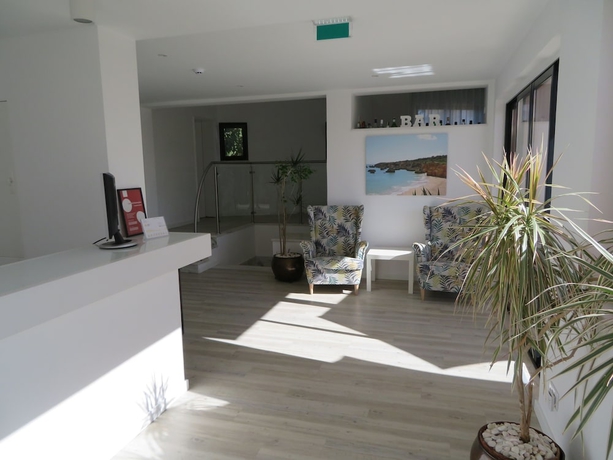 Imagen de los interiores del Hotel Alcaide. Foto 17