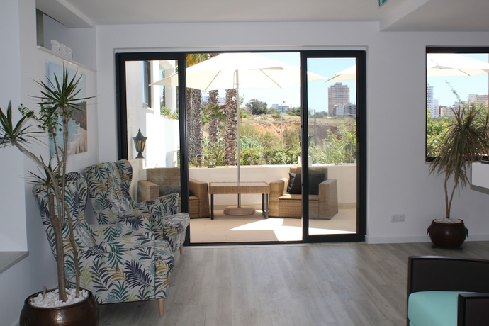 Imagen de los interiores del Hotel Alcaide. Foto 18