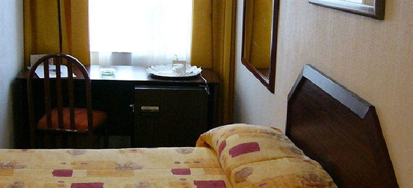 Imagen de la habitación del Hotel Alcala Del Rio. Foto 2