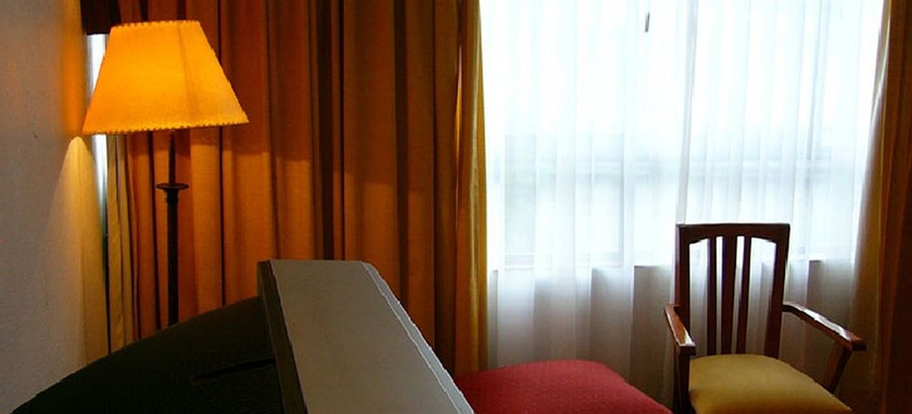 Imagen de los interiores del Hotel Alcala Del Rio. Foto 10