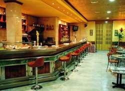 Imagen de los interiores del Hotel Alcano. Foto 4