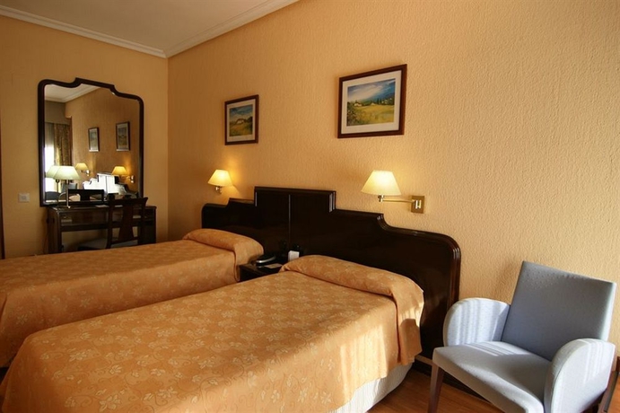 Imagen de la habitación del Hotel Alcantara, Cáceres. Foto 6