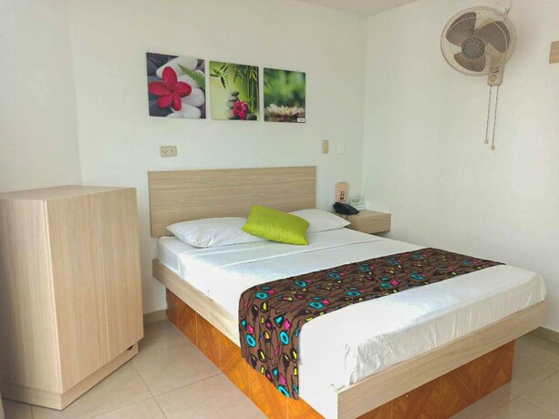 Imagen de la habitación del Hotel Alcarav&aacute;n. Foto 4