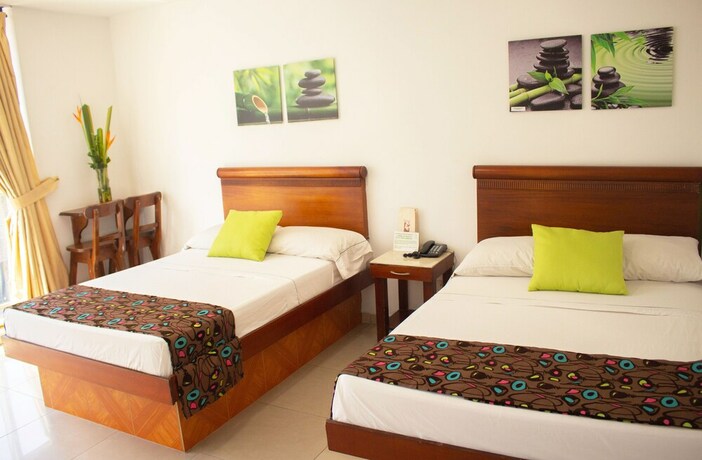 Imagen de la habitación del Hotel Alcarav&aacute;n. Foto 15