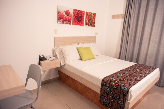 Imagen de la habitación del Hotel Alcarav&aacute;n. Foto 17