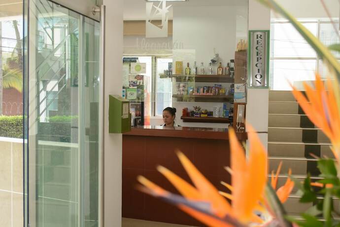 Imagen de los interiores del Hotel Alcarav&aacute;n. Foto 19