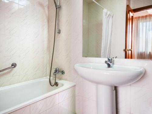 Imagen de la habitación del Hotel Alcarria. Foto 4