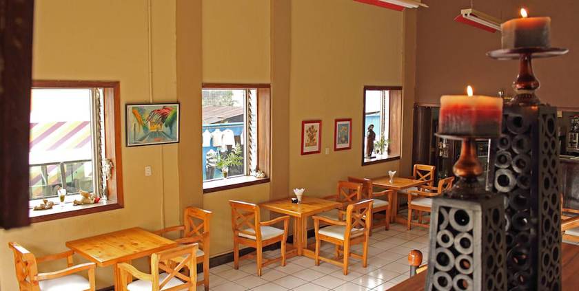 Imagen del bar/restaurante del Hotel Alcazar De Do&ntilde;a Victoria. Foto 3