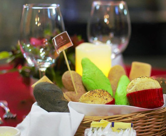 Imagen del bar/restaurante del Hotel Alcazar De Do&ntilde;a Victoria. Foto 5