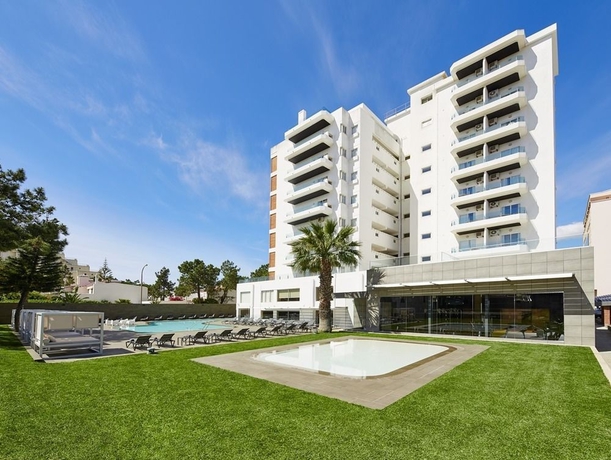 Imagen de la piscina del Hotel Alcazar Hotel and SPA. Foto 7