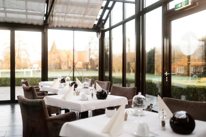 Imagen del bar/restaurante del Hotel Alcedo. Foto 4