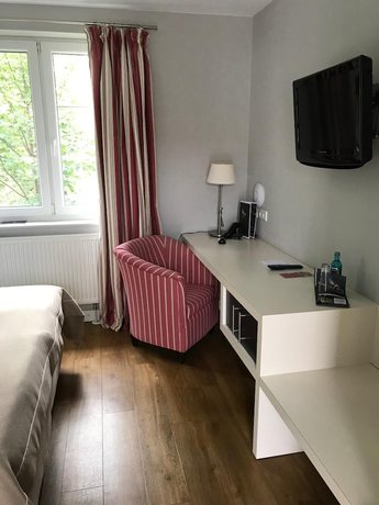 Imagen de la habitación del Hotel Alcedo. Foto 10