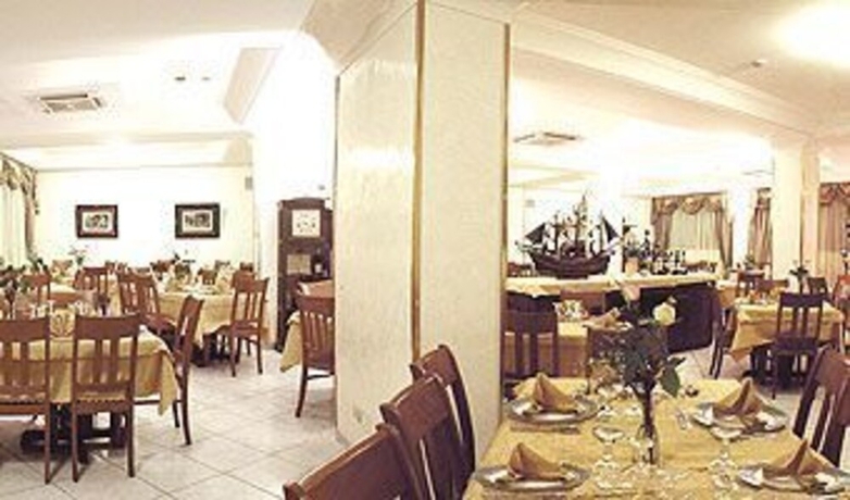 Imagen del bar/restaurante del Hotel Alceste. Foto 7