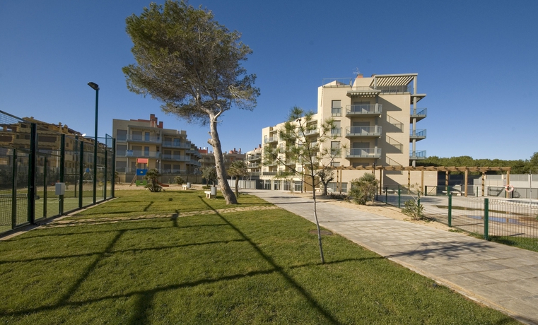 Imagen de los exteriores del Hotel Alcoceber Suites. Foto 11