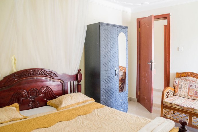 Imagen de la habitación del Hotel Alcom. Foto 10