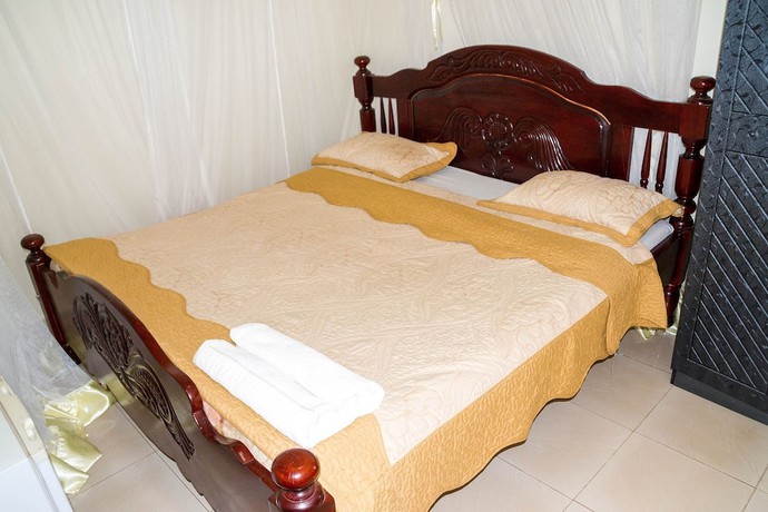 Imagen de la habitación del Hotel Alcom. Foto 14