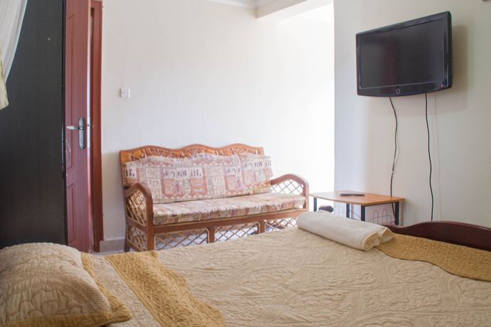 Imagen de la habitación del Hotel Alcom. Foto 19
