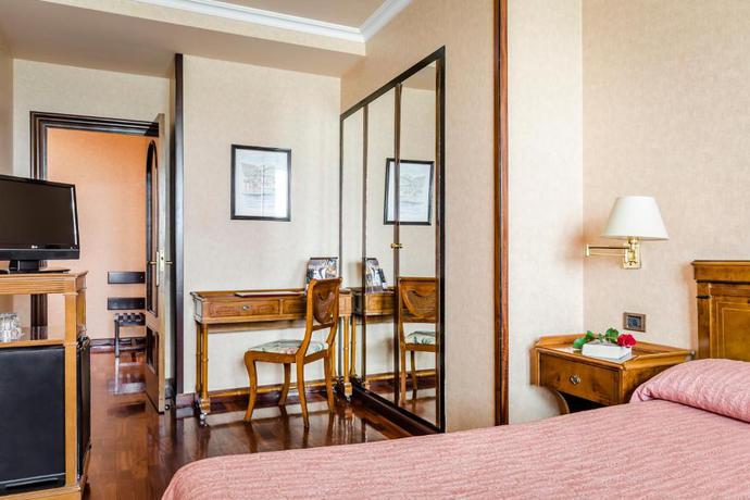 Imagen de la habitación del Hotel Alcomar. Foto 8