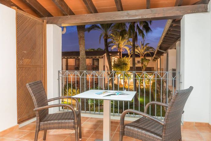 Imagen de la habitación del Hotel Alcudiamar Marina Residence. Foto 9