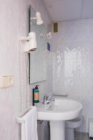 Imagen de la habitación del Hotel Alda Arteixo. Foto 3