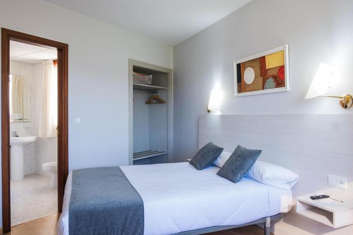 Imagen de la habitación del Hotel Alda Arteixo. Foto 8