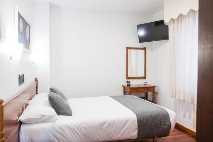 Imagen de la habitación del Hotel Alda Arteixo. Foto 9