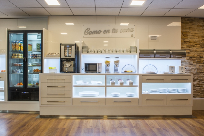 Imagen del bar/restaurante del Hotel Alda Bonaval. Foto 2