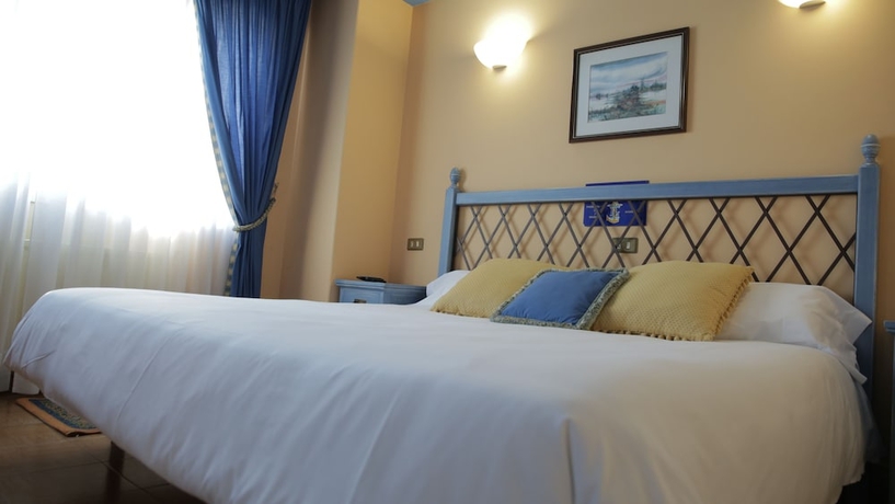 Imagen de la habitación del Hotel Alda Bueumar. Foto 8