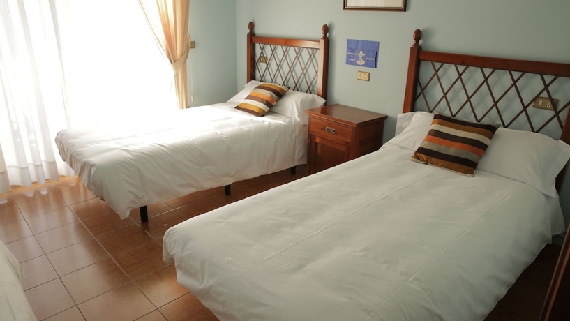 Imagen de la habitación del Hotel Alda Bueumar. Foto 12