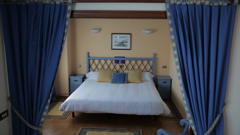 Imagen de la habitación del Hotel Alda Bueumar. Foto 16