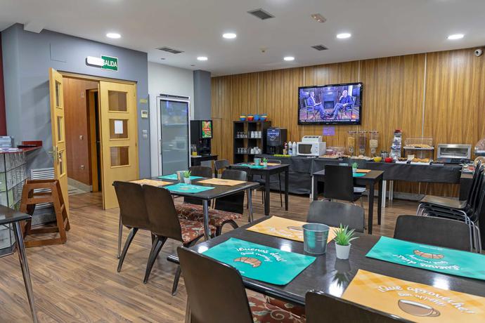 Imagen del bar/restaurante del Hotel Alda Cardeña. Foto 2