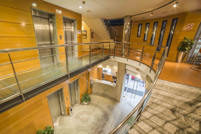 Imagen de los interiores del Hotel Alda Castelao. Foto 13