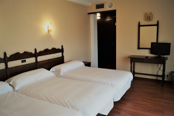 Imagen de la habitación del Hotel Alda Centro Gijón. Foto 6