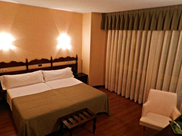 Imagen de la habitación del Hotel Alda Centro Gijón. Foto 7