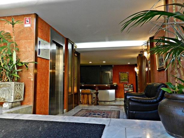 Imagen de los interiores del Hotel Alda Centro Gijón. Foto 13