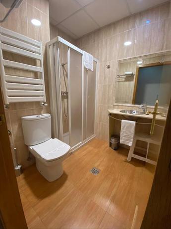 Imagen de la habitación del Hotel Alda Centro Oviedo. Foto 24