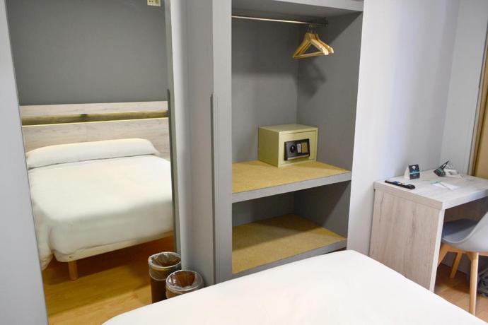 Imagen de la habitación del Hotel Alda Centro Oviedo. Foto 31