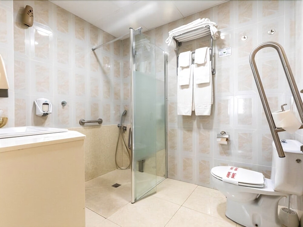 Imagen de la habitación del Hotel Alda Don Carlos. Foto 17